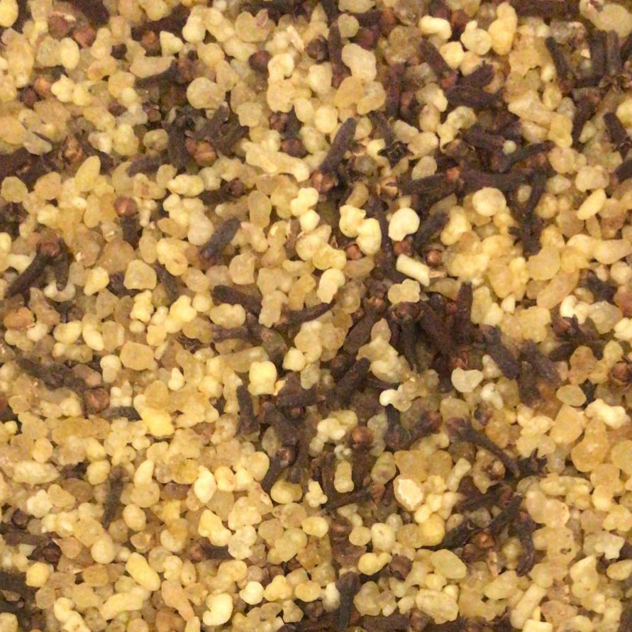 Frankincense_and_Cloves